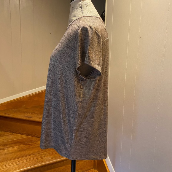 Liz Claiborne Petite sleek high-low top - Picture 2 of 7